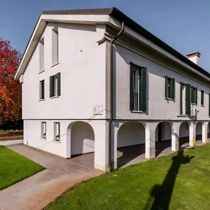 Apartament Venezia, Mira
