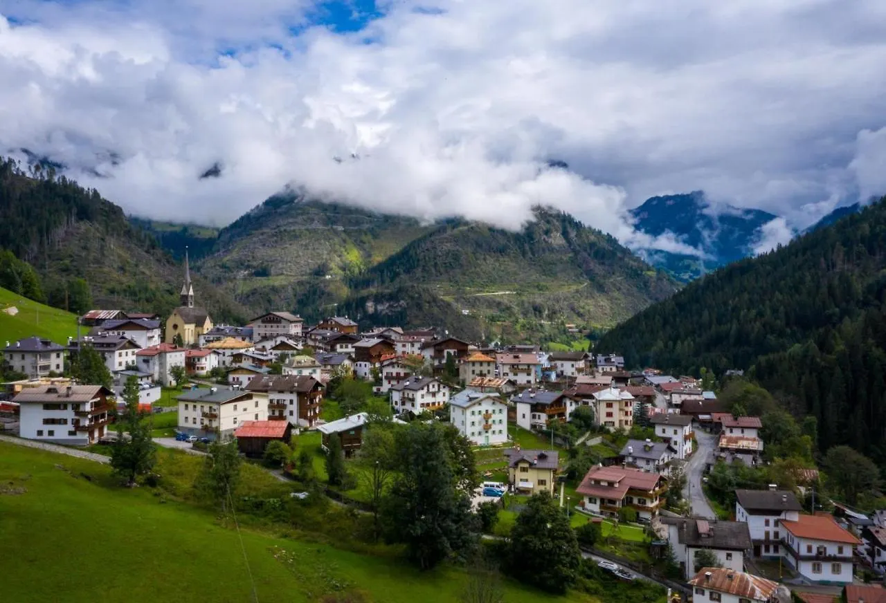 Apartment Appartamenti La Rocia Rocca Pietore Italien